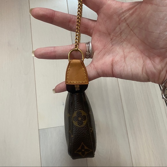 Louis Vuitton mini pochette accessories with monogram strap - Picture 12 of 15